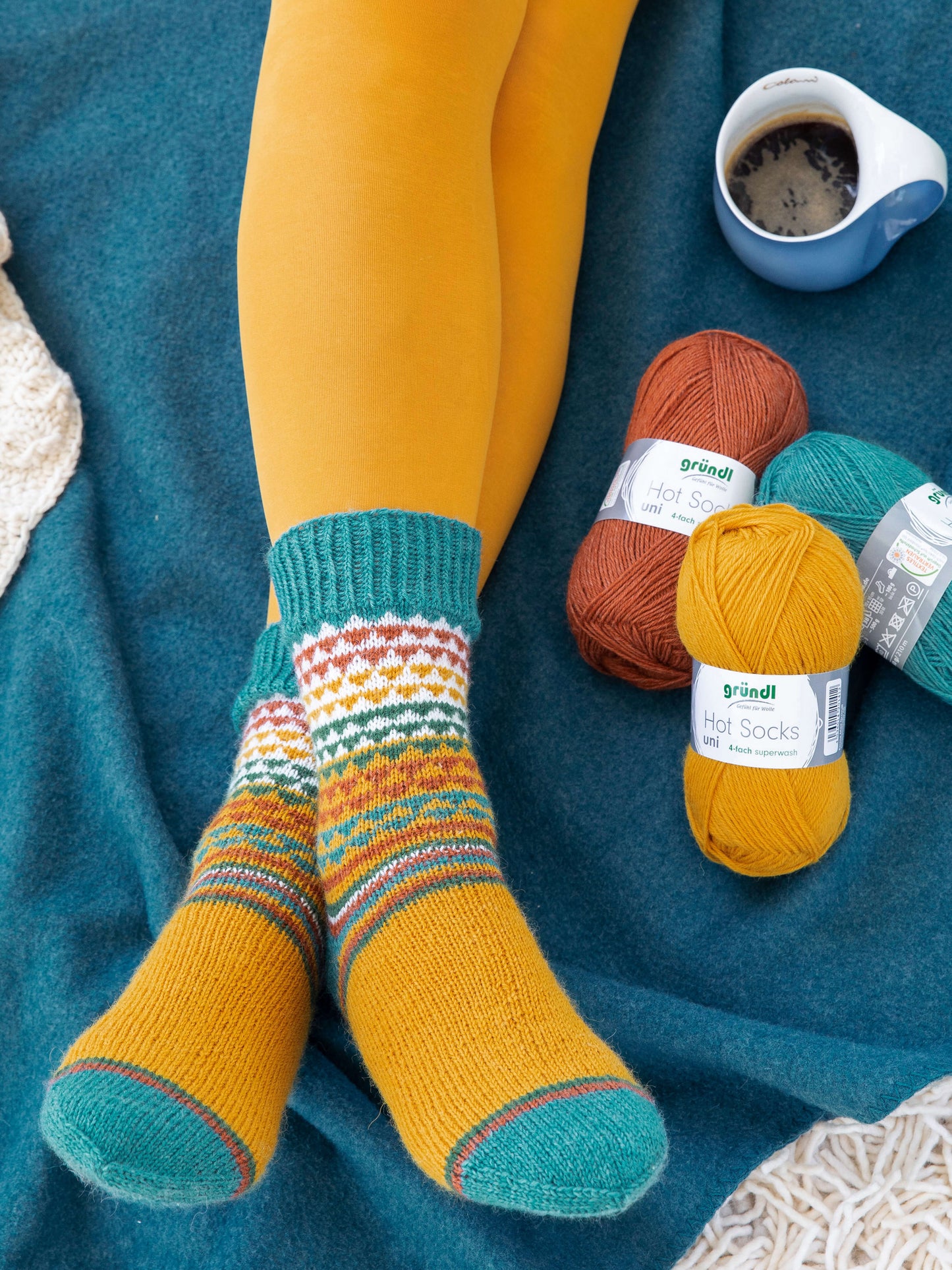 Socken mit Einstrickmuster