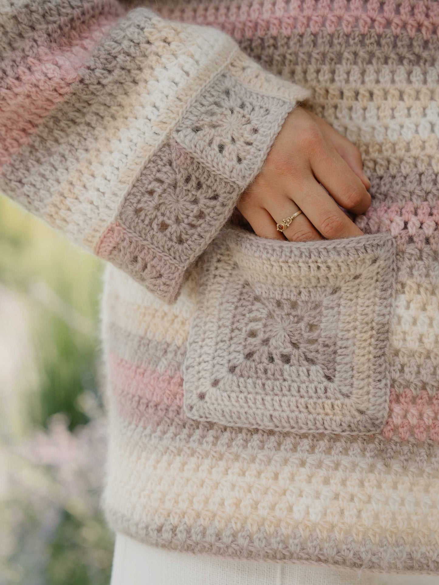 Häkelpulli mit Granny Squares