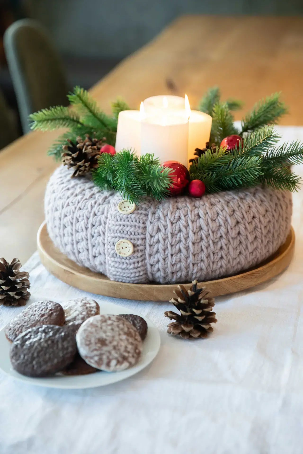 Adventskranz gehäkelt mit Strickbündchen