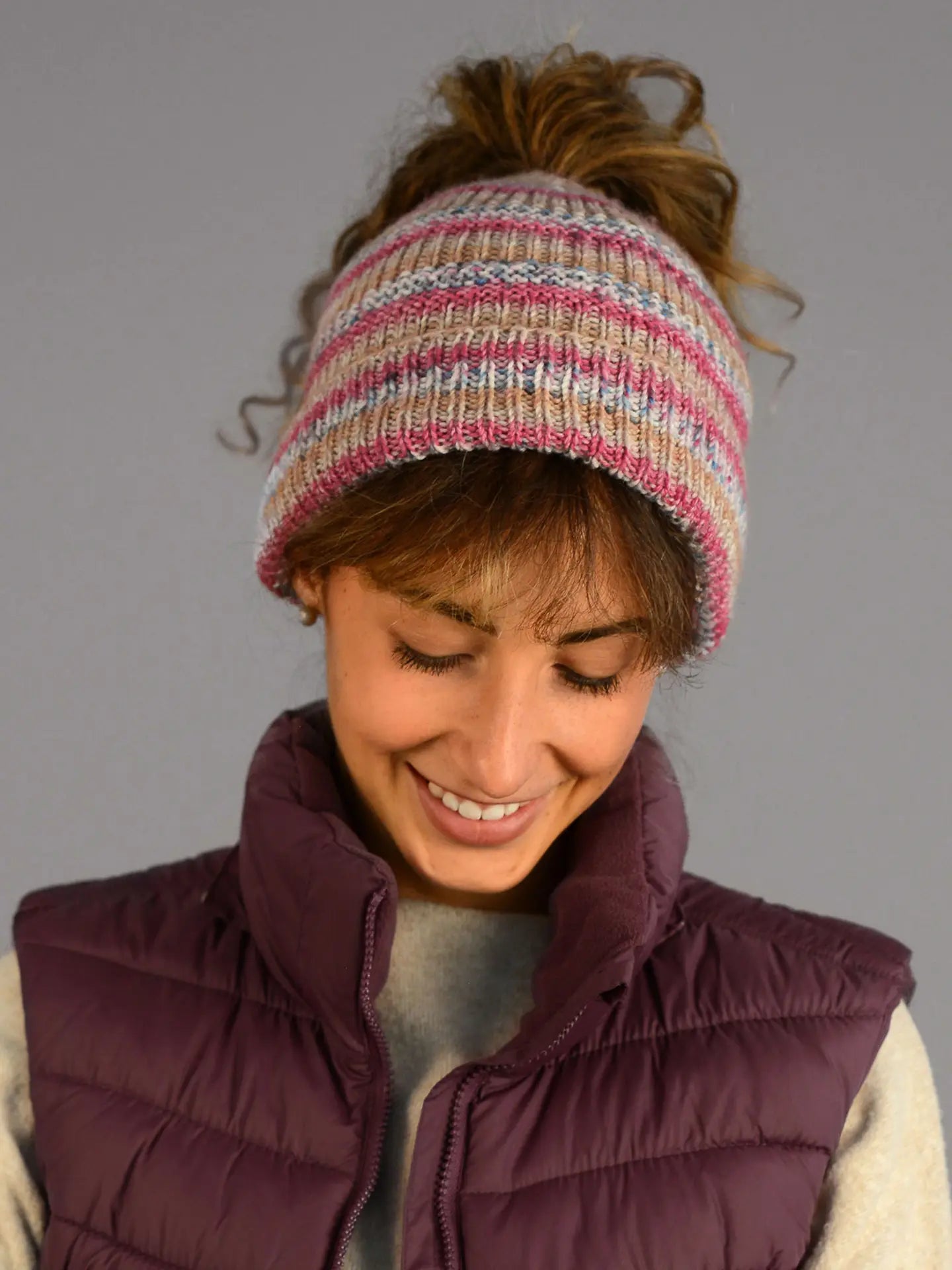 Kit de tricot bonnet queue de cheval (beige-bordeaux-graphite-blanc-royal-rouge-camel)