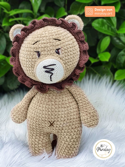 Amigurumi-Löwe Paul aus Chenillegarn