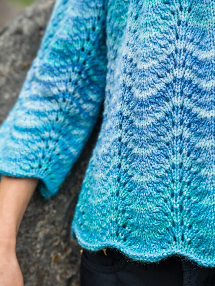 Cardigan im Wellenmuster