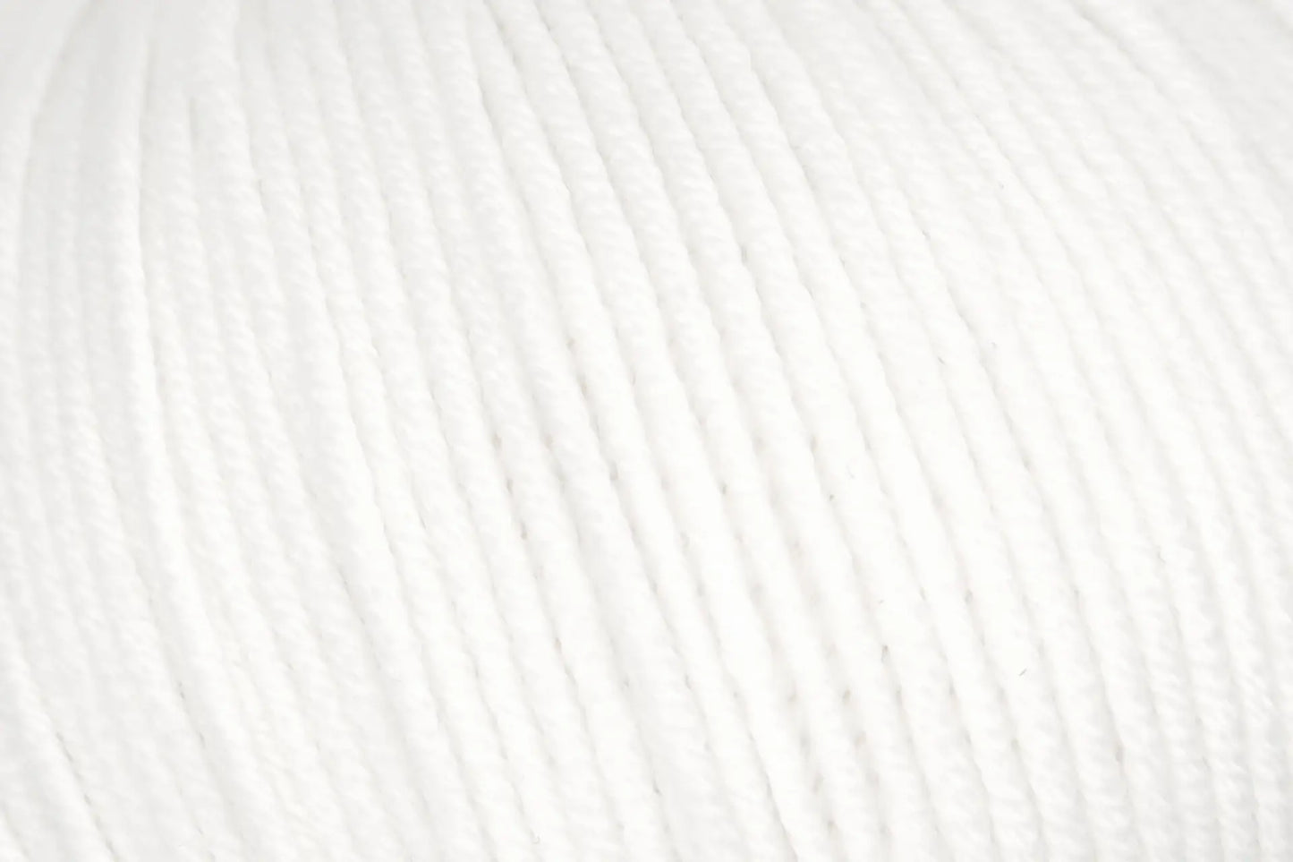Knitting kit for a sweater with a knitted-in pattern, made from 100% merino wool