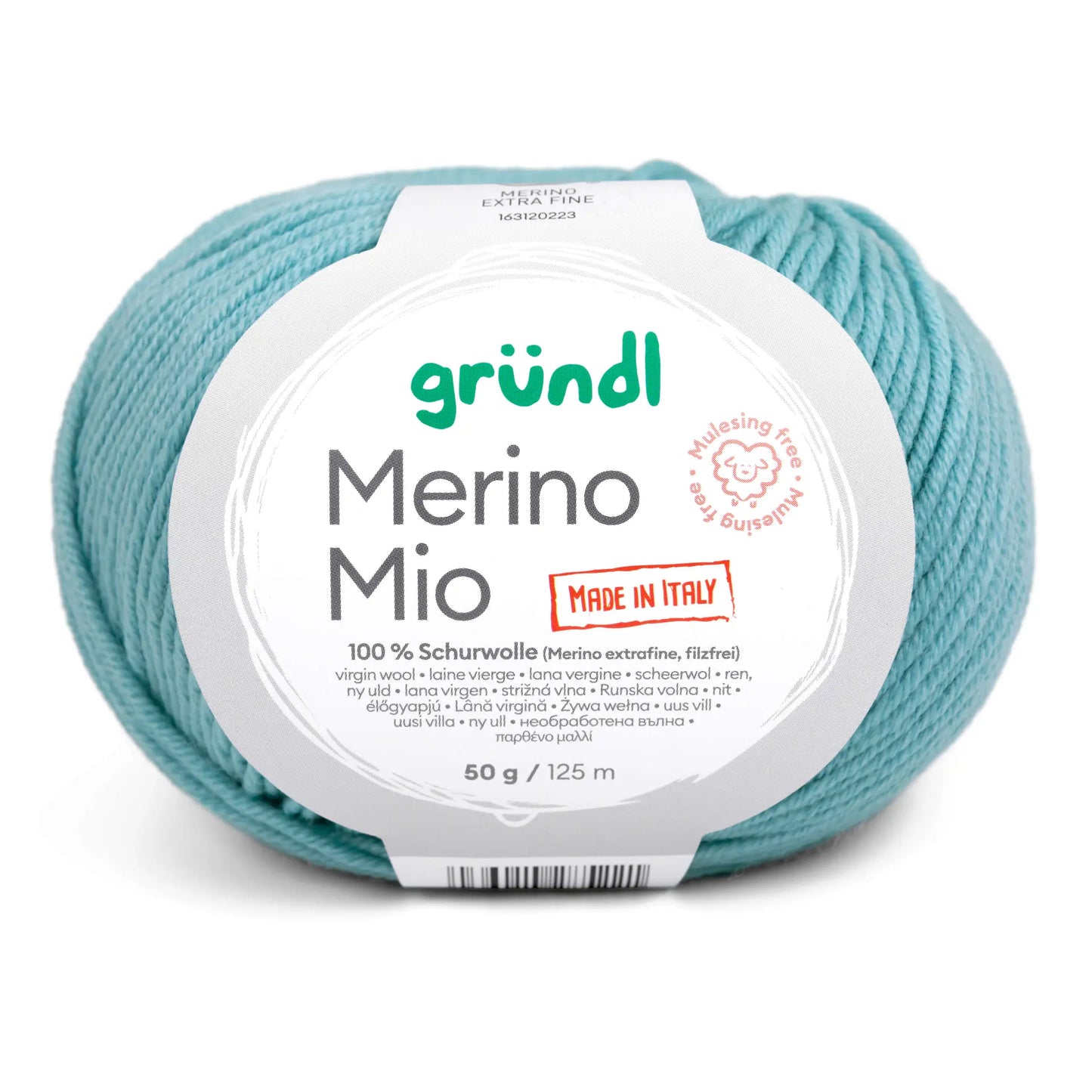 Knitting kit for a sweater with a knitted-in pattern, made from 100% merino wool