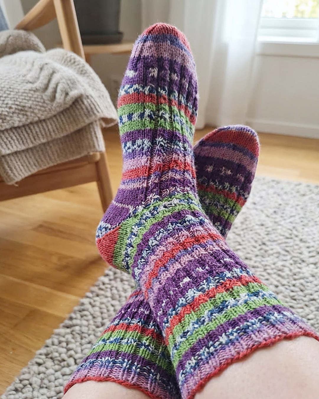 Anleitung Söckchen mit kleinem Zopfmuster