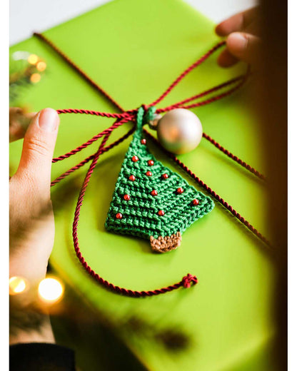 Christmas gift tag, Christmas tree design, made from Cotton Quick, plain