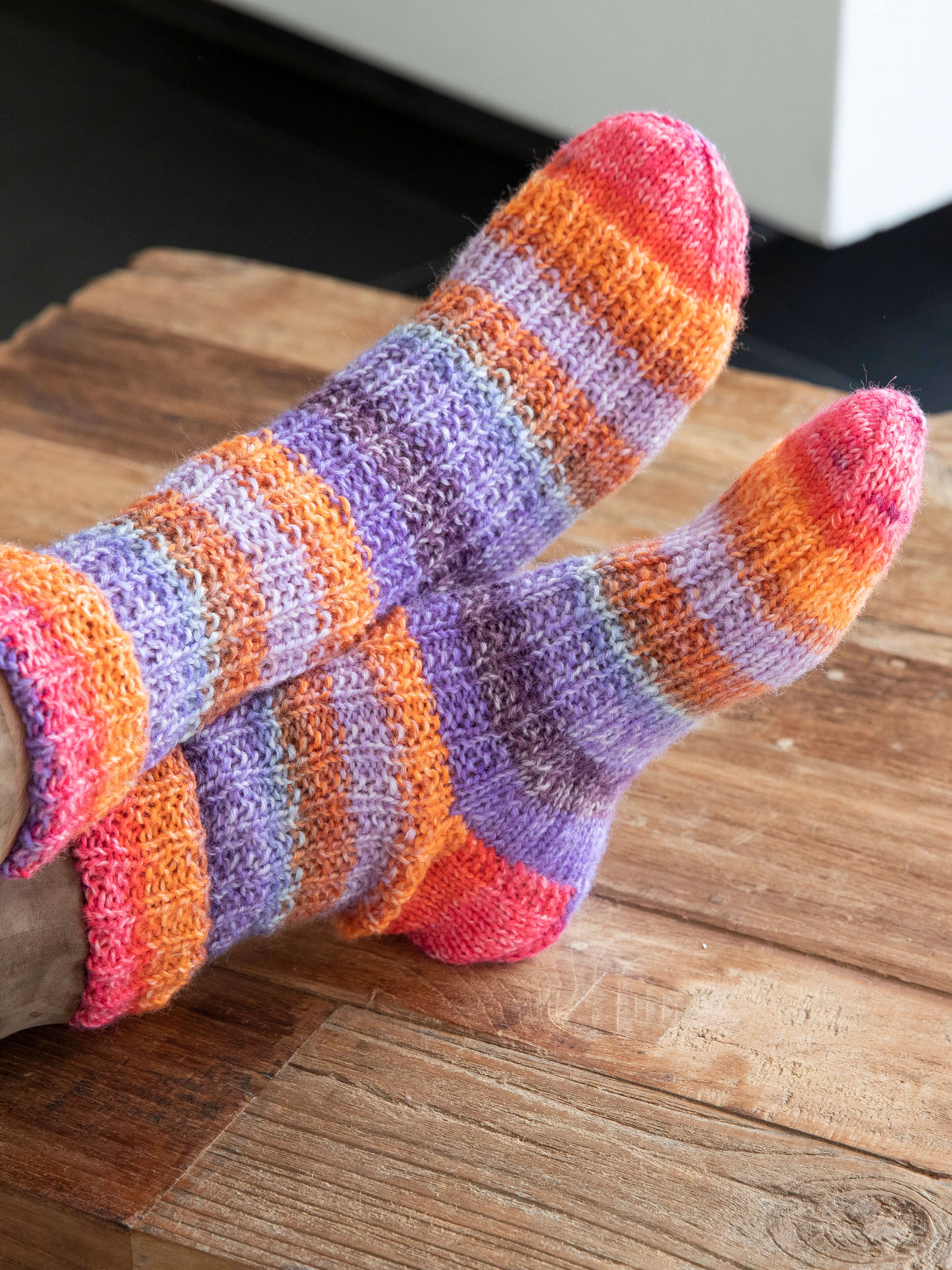 Gestrickte Socken aus Hot Socks Madena 6 fach Wolle von Gründl