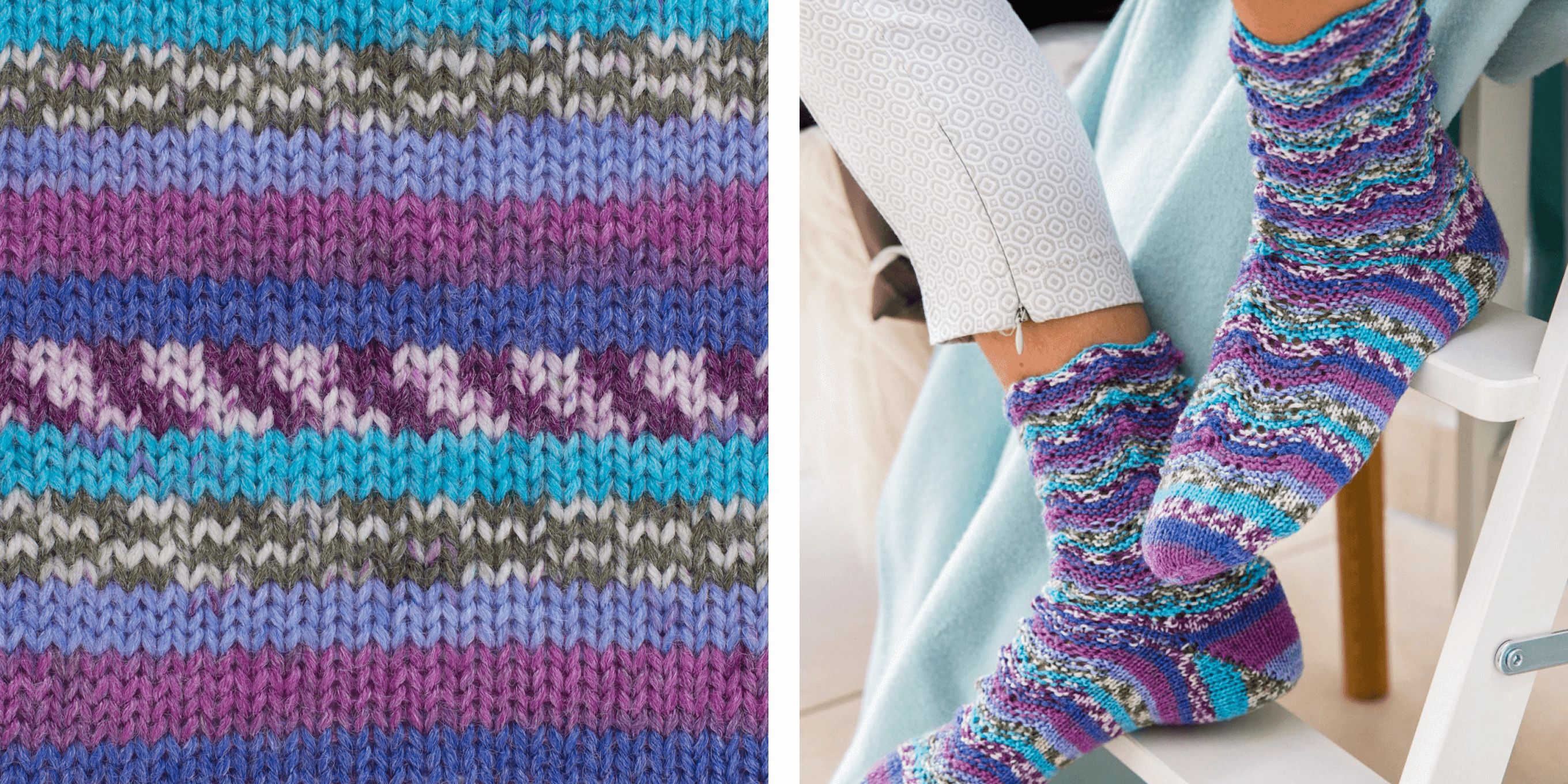 türkisblau-violette selbstgestrickte Socken 